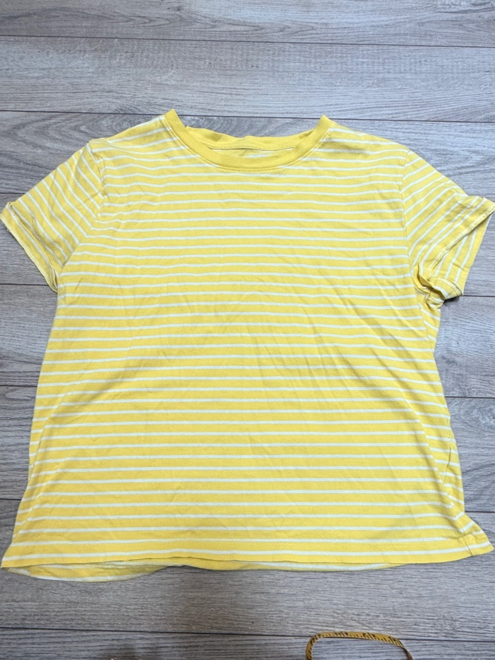 Everlane Organic Cotton yellow Tee size M